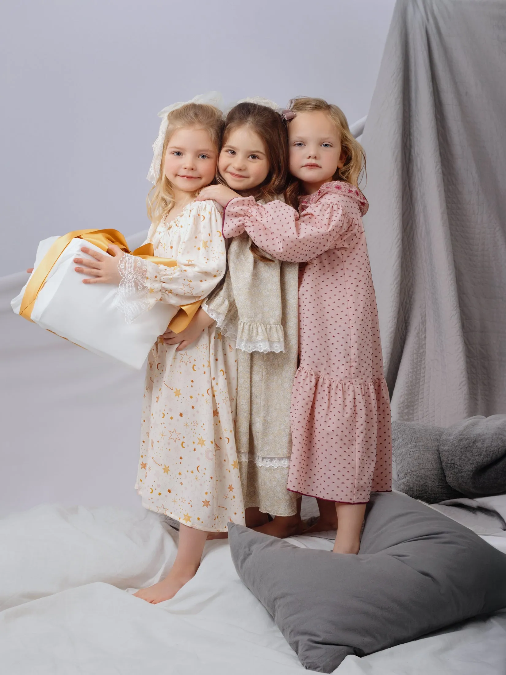 ARIADNE - GIRLS PYJAMA IN BEIGE FLOWERS