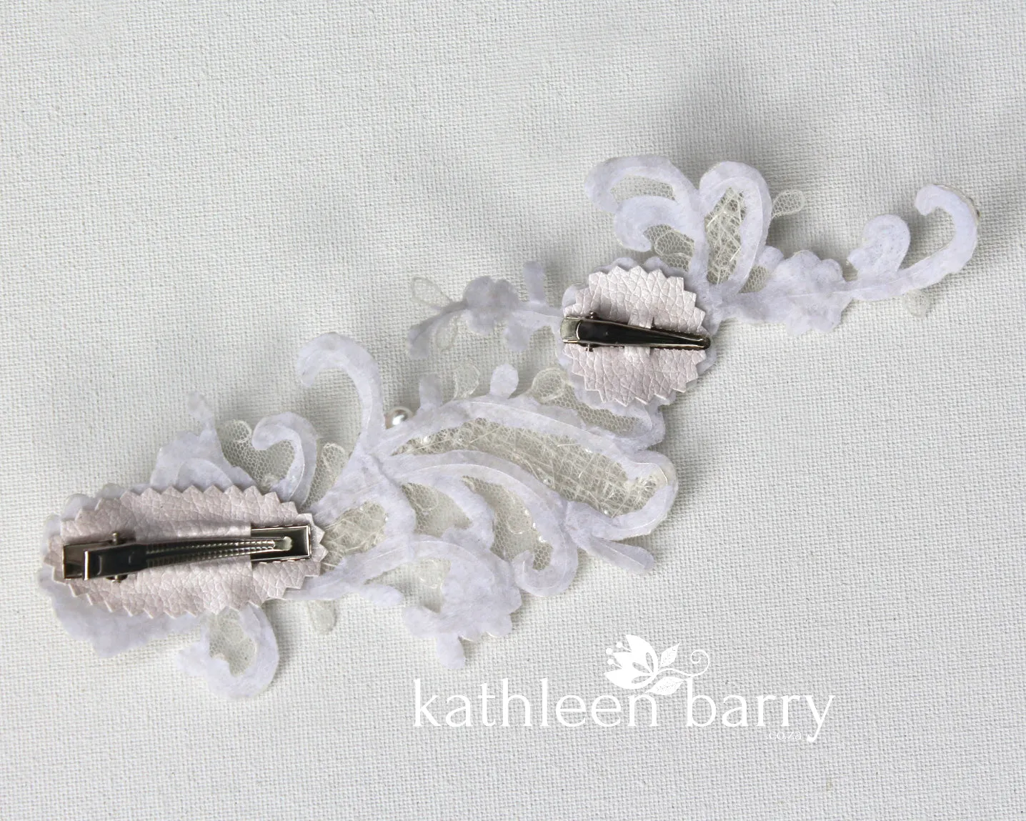 Chantilly Lace Bridal hairpiece - Off white - STYLE: Janette