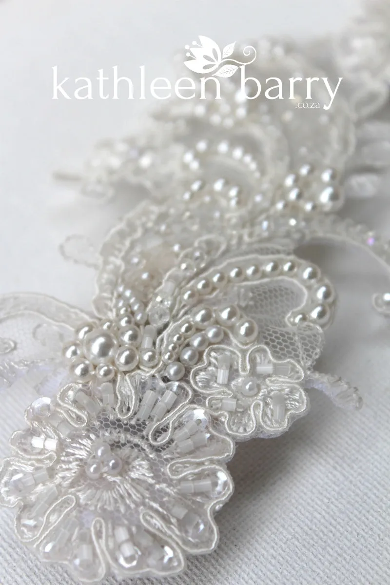 Chantilly Lace Bridal hairpiece - Off white - STYLE: Janette