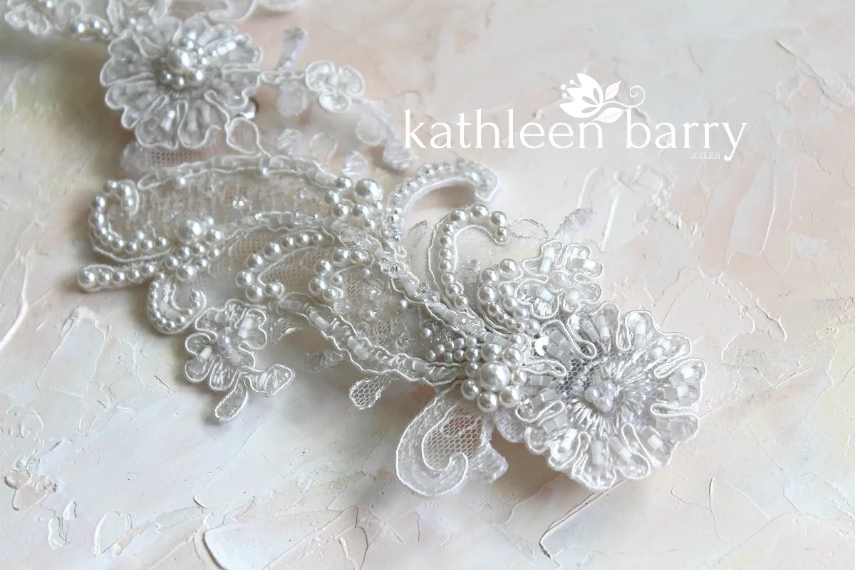 Chantilly Lace Bridal hairpiece - Off white - STYLE: Janette