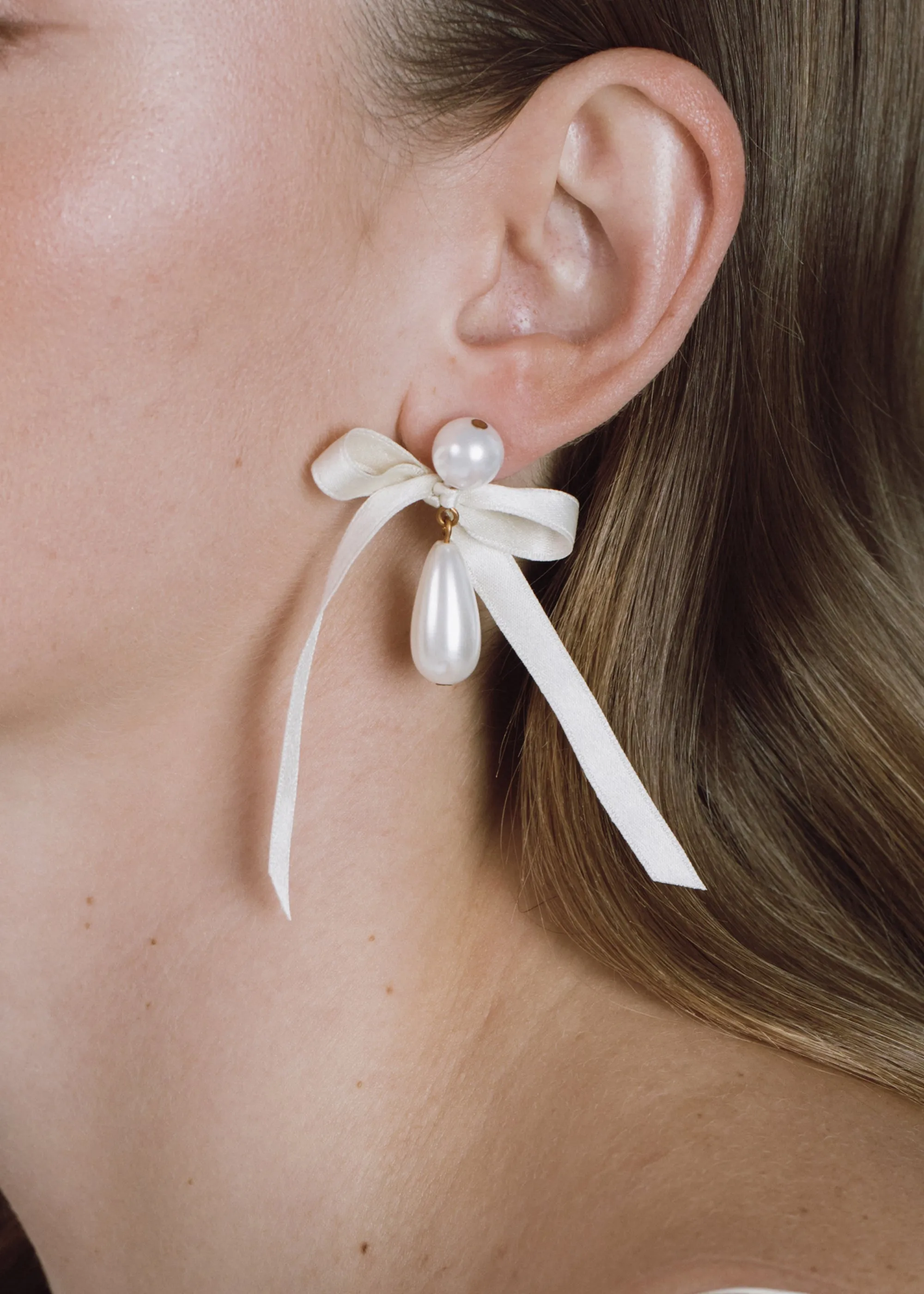 Sylvie Earrings -- Cream